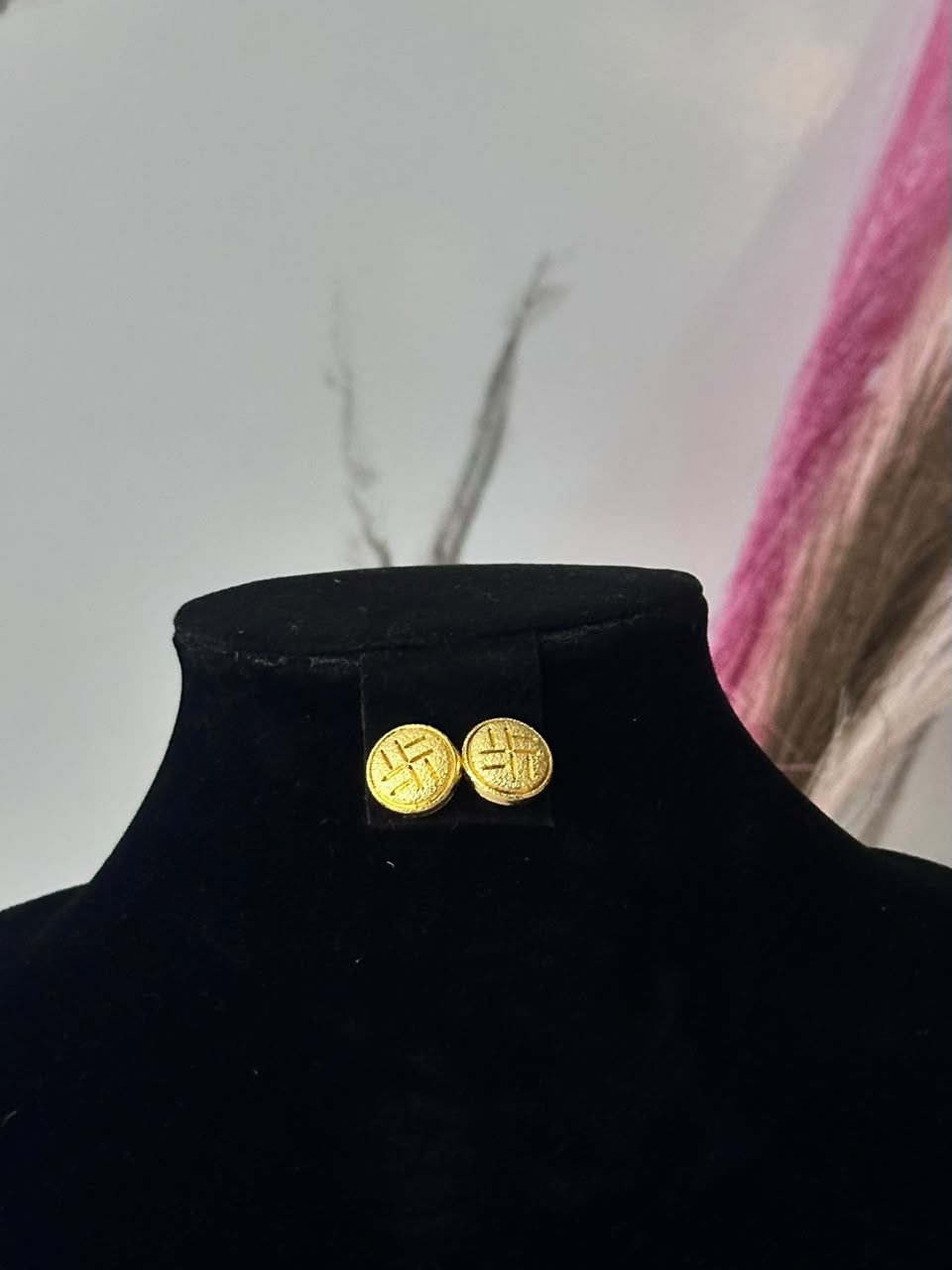GOLD REP STUD 004