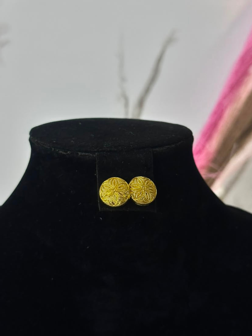 GOLD REP STUD 006