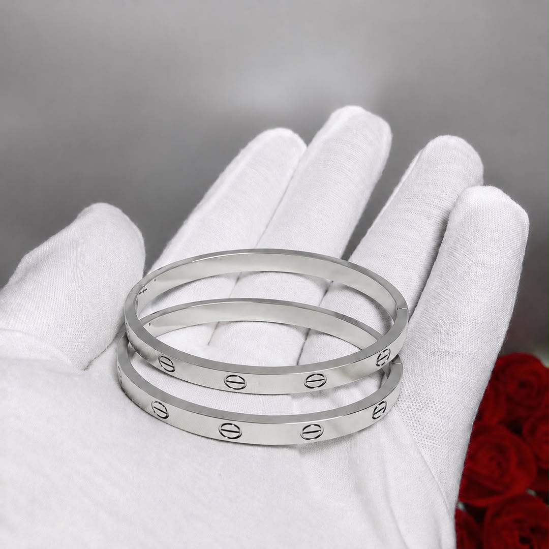 Silver bangle