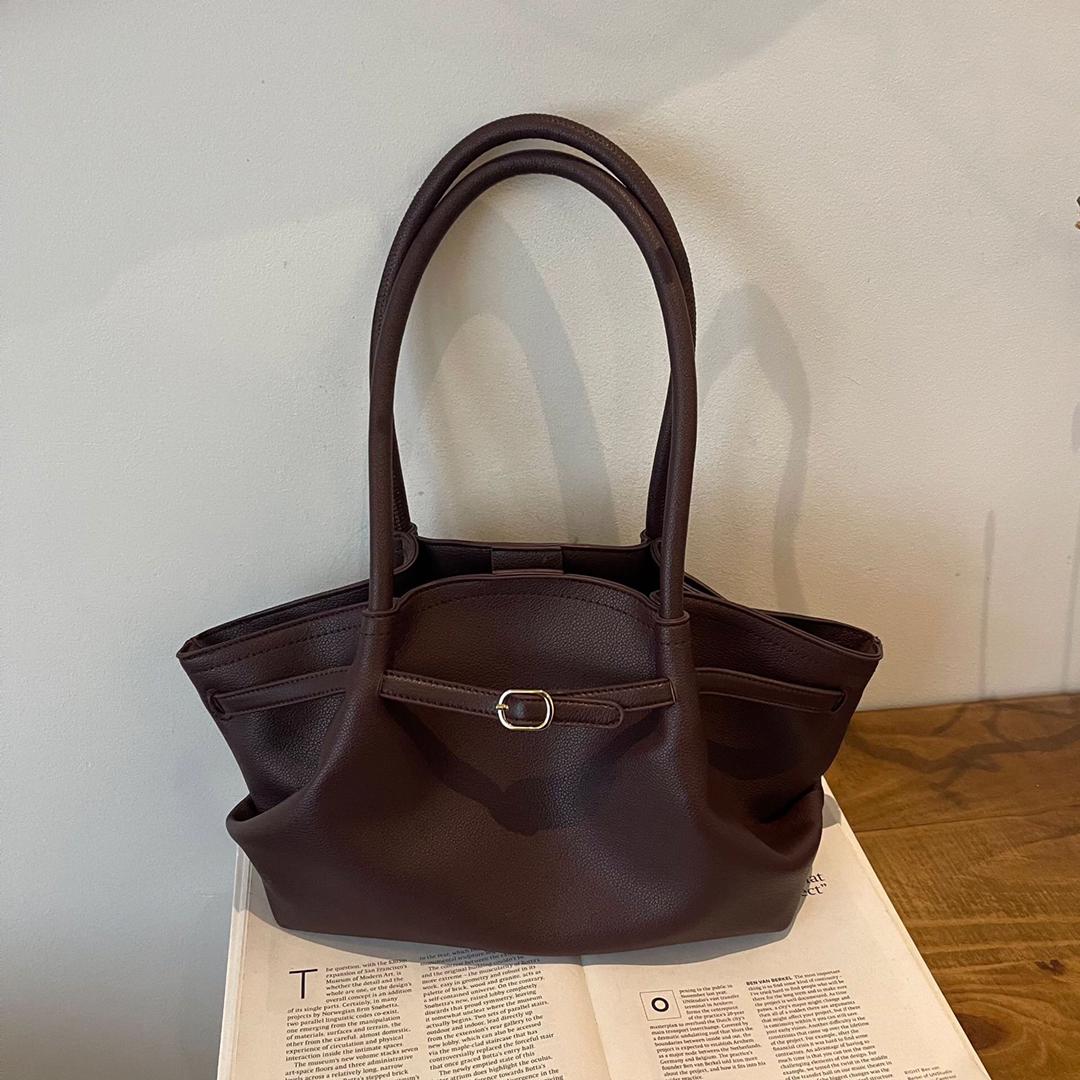 8100 MEDIUM TOTE BAG