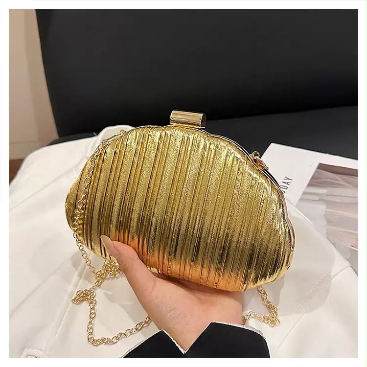 ELEGANT CLUTCH